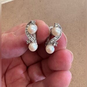Vintage Pearl And Diamond Elegant  Faux Clip On Earrings. Silver.